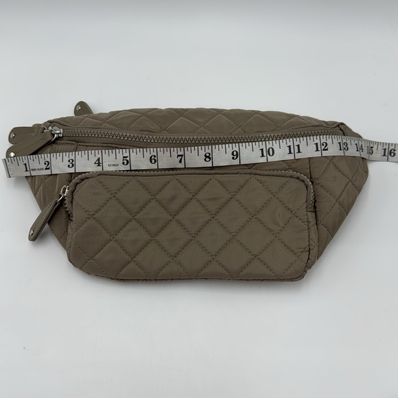 NWOT STRATAH Quilted Crossbody Belt Bag Taupe Adjustable Strap - Picture 10 of 12